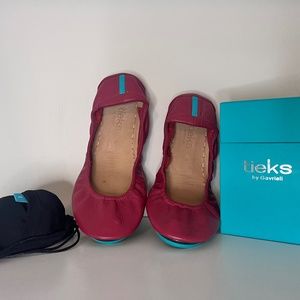 Tieks by Gavrieli flats - Size 8 - Cardinal red. Great condition!